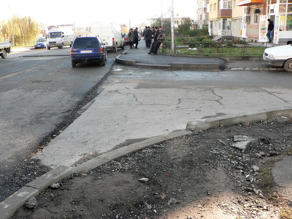 1 montare borduri str. Republicii 8.jpg